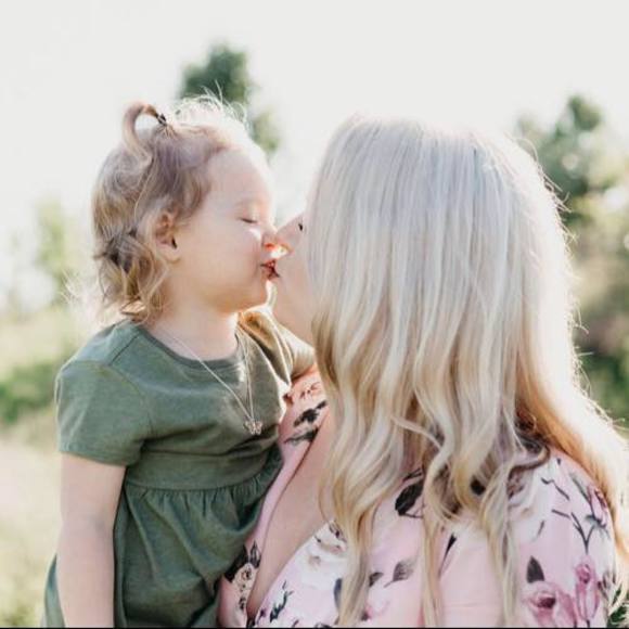 Meet your Posher, Mackenzie - Picture 1 of 1